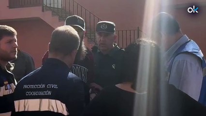 Una víctima de la DANA increpa a Page por su inacción: "¡No hay palas ni mangueras!"