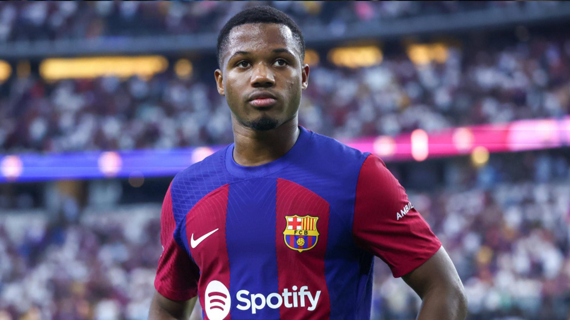 Ансу фати футболист 2022. Ansu fati футболист. Ансу фати 2018. Карьера фати. Фати футболист.