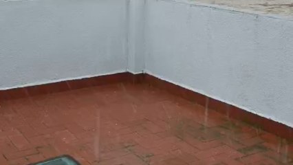 Una vecina de Castellón asustada porque la DANa está cercando su casa.