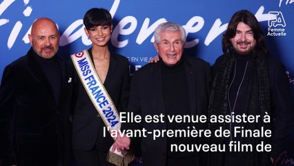 Au top de l'élégance, Ève Gilles prend la pose dans un tailleur costume à la coupe slim, pour l'avant-première du film Finalement