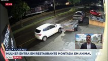 Mulher entra em restaurante montada em cavalo em MG