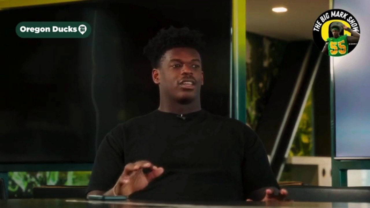 Oregon Ducks Equipment Administrator Kenny Farr Reveals Favorite Oregon Wins