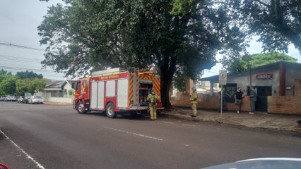 Fritadeira tem pane elétrica em causa chamas em estabelecimento