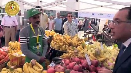 رئيس الوزراء يتفقد سوق اليوم الواحد بمحطة الرمل بالإسكندرية
