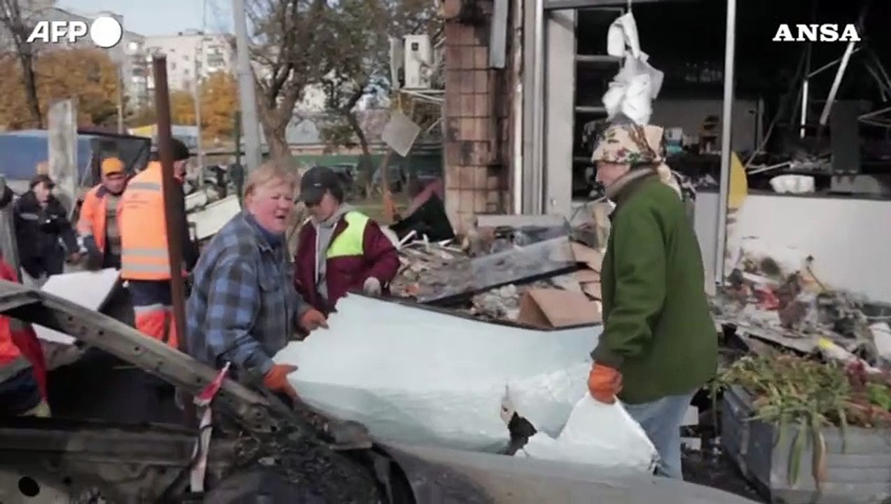 Ucraina, nuovi attacchi russi: colpite ancora Kiev e Kharkiv