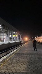 KA Eksekutif Tabrak Stasiun 🚆