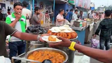 This Man Selling South Indian Breakfast Outside Of Howrah Station । Price ₹ 30_- Only । Street Food