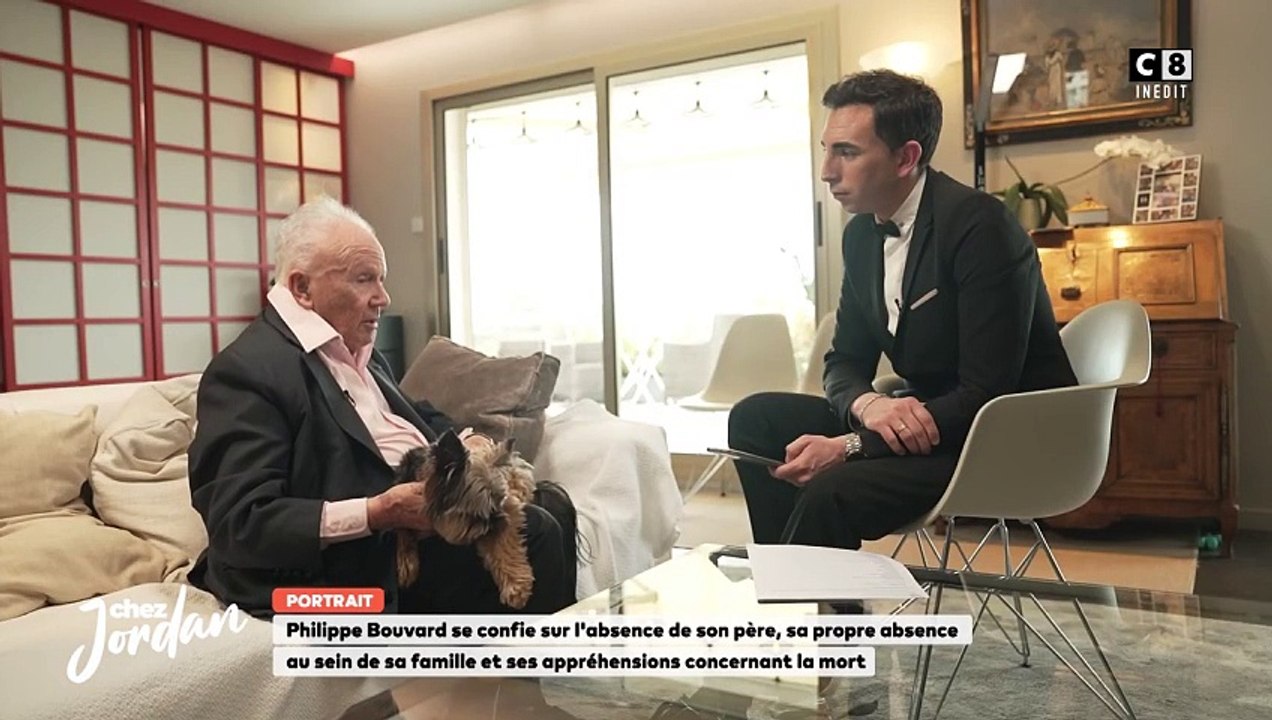 Philippe Bouvard se confie sur son état de santé : l'animateur au plus mal ?Exclusif - Prix Spécial - No Web - Rendez-vous avec Philippe Bouvard et sa femme Colette à leur domicile à Cannes, France, le 24 août 2022, pour une interview