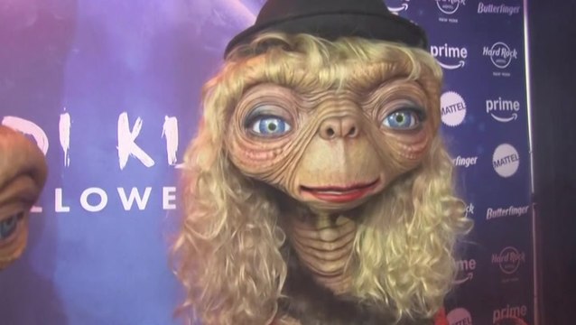 Heidi Klum channels iconic film character for annual Halloween bash