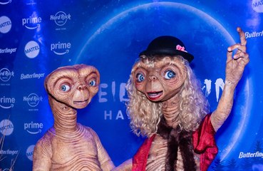 Heidi Klum and her husband both dressed as E.T. for Halloween