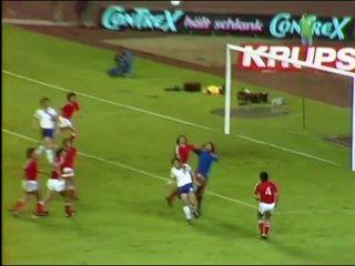 1974 Elías Figueroa vs East Germany WC