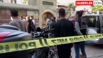 İstanbul'da cuma vakti cami avlusunda silahla havaya ateş edip kaçtı