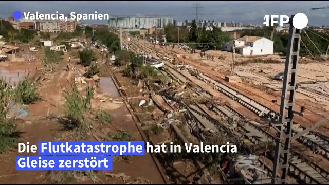 Spanien: Zerstörte Gleise und weggeschwemmte Autos durch Flutkatastrophe