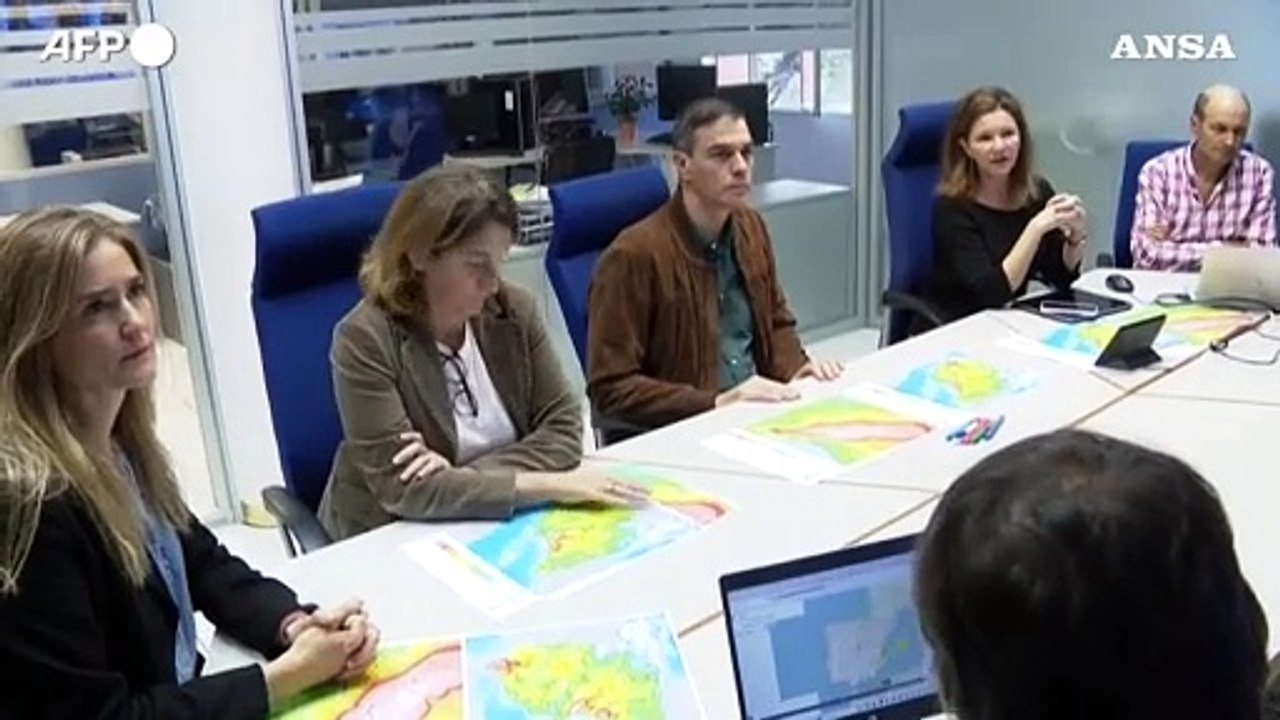 Maltempo Spagna, Sanchez incontra i meteorologi dopo le inondazioni