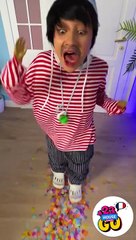 Après l'école, ma mère voulait me faire plaisir avec un cadeau 