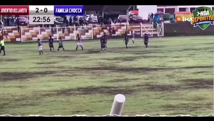 Maç esnasında sahaya yıldırım düştü