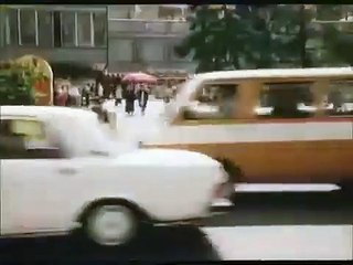 Картина "Авария — дочь мента" вышла на экраны советских кинотеатров 1 ноября 1989 года.