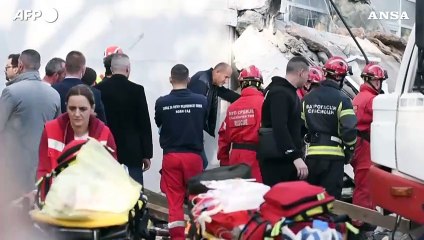 Serbia, crolla la tettoia della stazione di Novi Sad