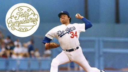 Aficionados de los Dodgers entonan 'Las Mañanitas' mientras desfila el equipo en honor a Fernando Valenzuela