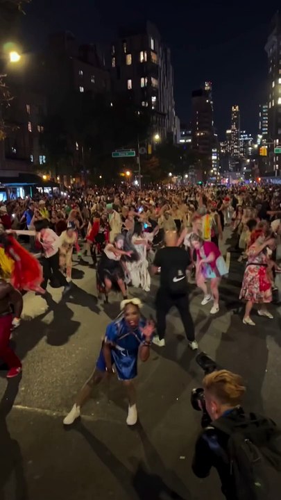 Flashmob Tarian Thriller Saat Parade Halloween Di New York City
