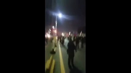 Ambarlı Limanı'nda protesto: Vatandaşlar, İsrail'e gittiği iddiasıyla sevkiyatı durdurmaya çalışıyor