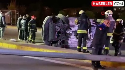 Kocaeli'de Alkollü Sürücünün Yalnızca Direğe Çarptığı Kaza: 2 Yaralı