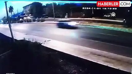 Mersin'de Otomobil ve Motosiklet Çarpıştı: 1 Ölü