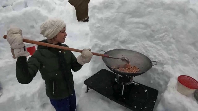 I Took 14 Beginners Winter Camping in a Snow Storm - 9ft 3m Deep Snow Shelter