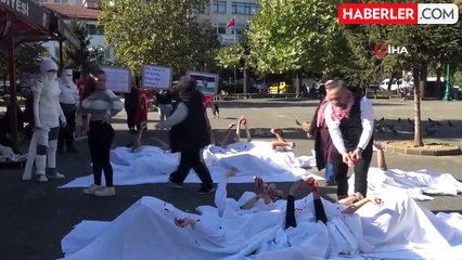 Üniversite Öğrencilerinden Filistinli Çocuklar İçin Kefenli Protesto