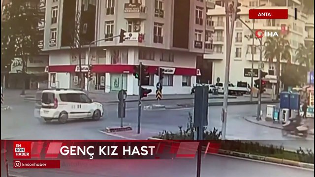 Antalya'da kırmızı ışık ihlali kazayı beraberinde getirdi