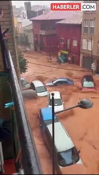 Sel felaketinde ölü sayısını 200'ü aştığı İspanya'da 2000 kişiden haber alınamıyor