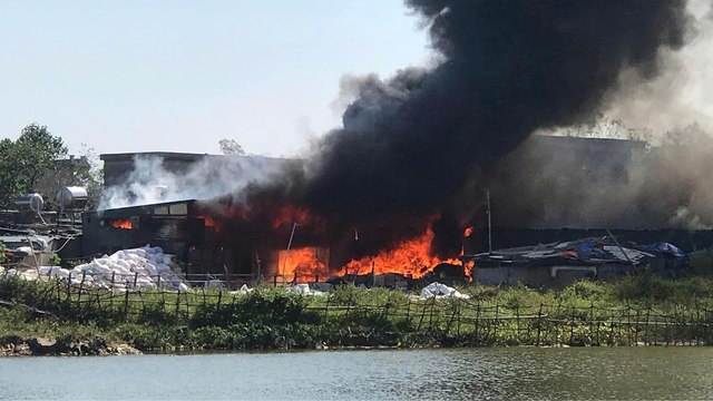 Cháy lớn tại kho phế liệu trước khu công nghiệp ở Quảng Ninh