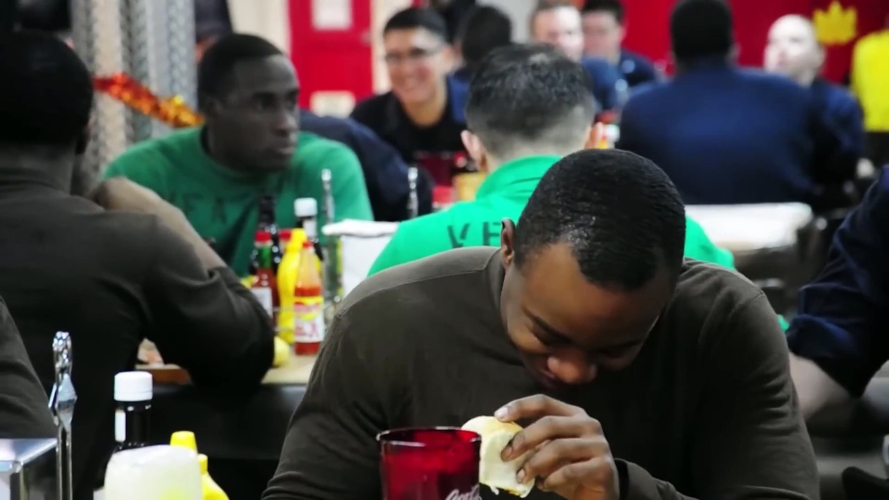 How Aircraft Carriers Prepare 17,000 Meals a Day