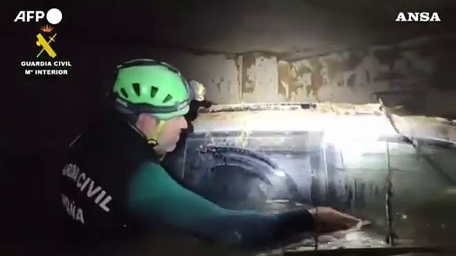 Maltempo Spagna, le ricerche dei dispersi e delle vittime nei garage di Valencia