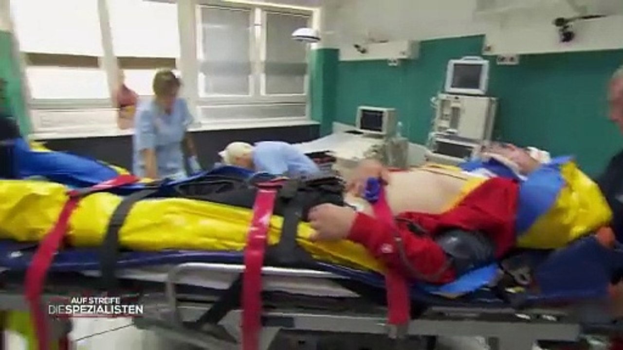 Schwerer Sturz vom Rad _ Auf Streife - Die Spezialisten _ SAT.1 TV