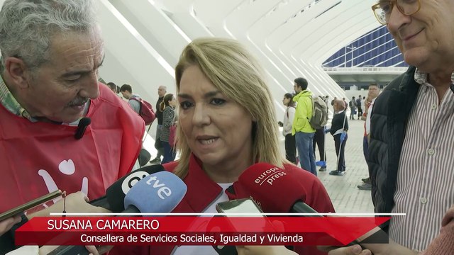 Miles de voluntarios parten de la Ciutat de les Arts a los pueblos más afectados por la DANA