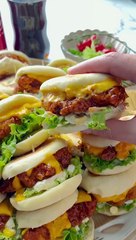 Follow for more ASMR videos Credits: @kookmutsjes #mukbang #asmr #fastfood #asmreating #goodeats