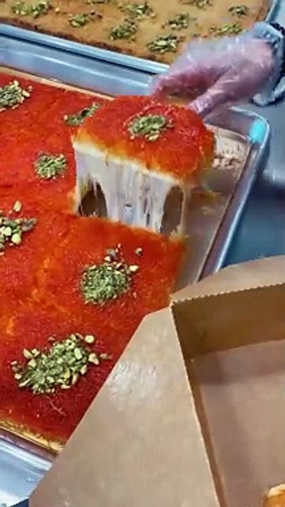 Follow for more ASMR videos Credits: @kunafas #mukbang #asmr #fastfood #asmreating #goodeats