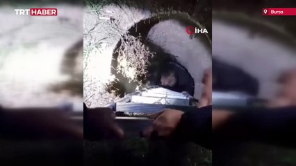 Açık bırakılan rögara düştü, yanındaki arkadaşı dakikalar sonra fark etti
