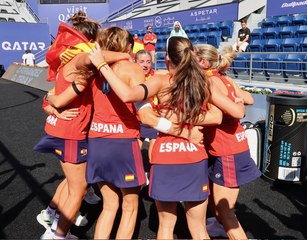سيدات إسبانيا يحرزن لقب بطولة العالم للبادل قطر 2024