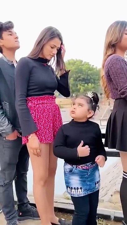 Aaj_to_ye_bachi_fasa_deti_mujhe___saloni_mittal_videos_#salonimittal