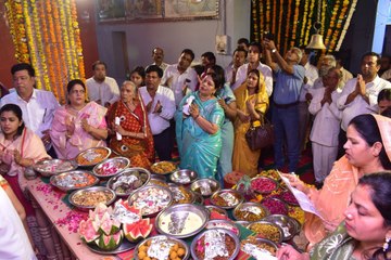 गोवर्धन पूजन के साथ ही अन्नकूट उत्सव में व्यंजन अर्पित