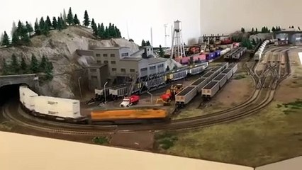Kato n scale double stack train  walthers 5 units set