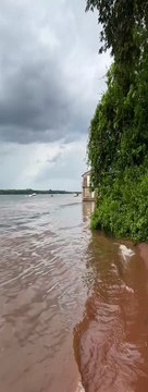 Rio Paraná: Lancha que transportava adultos e crianças pega fogo em Porto Rico