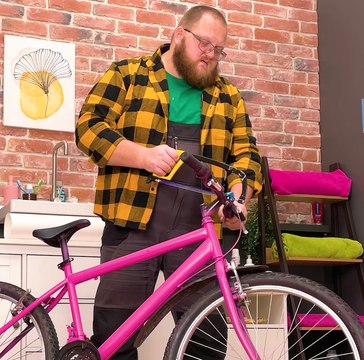 Une façon intelligente de transformer votre VIEUX vélo en pièces de MAISON modernes et branchées !