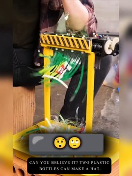 Can you believe it? Two plastic bottles can actually make a hat.| Entertainment video