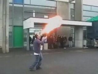 semaine des arts :Anthony cracheur de feu