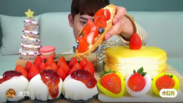 Strawberry Durian Thousand Layers Dafu Snow Mei Niang! #dessert #thousand layer cake #雪美婷 #吃碰 #macaroon