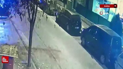 Bursa'da kontrolden çıkan araç park halindeki araçlara çarptı