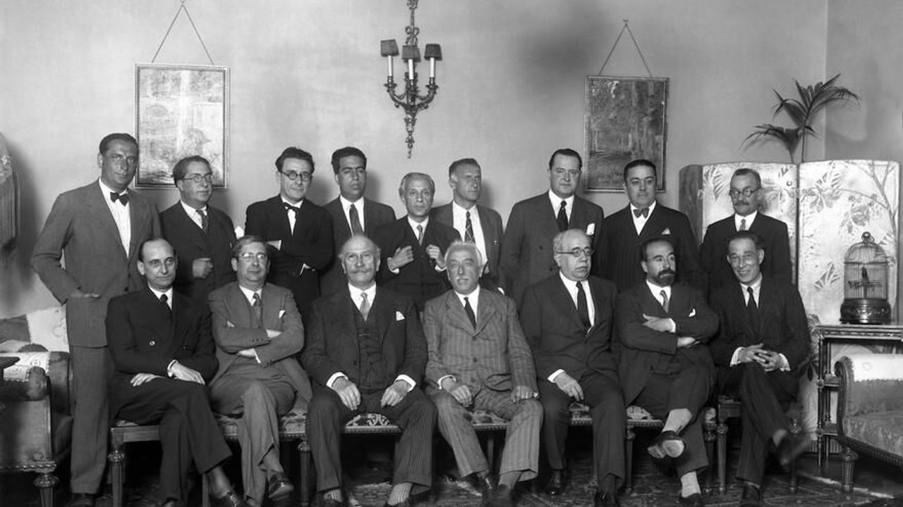 Historia Negra del Socialismo. La historia de los pactos contra la soberanía española